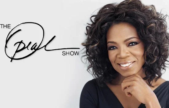 Contoh Descriptive Text about Someone dalam Bahasa Inggris yaitu Oprah Winfrey